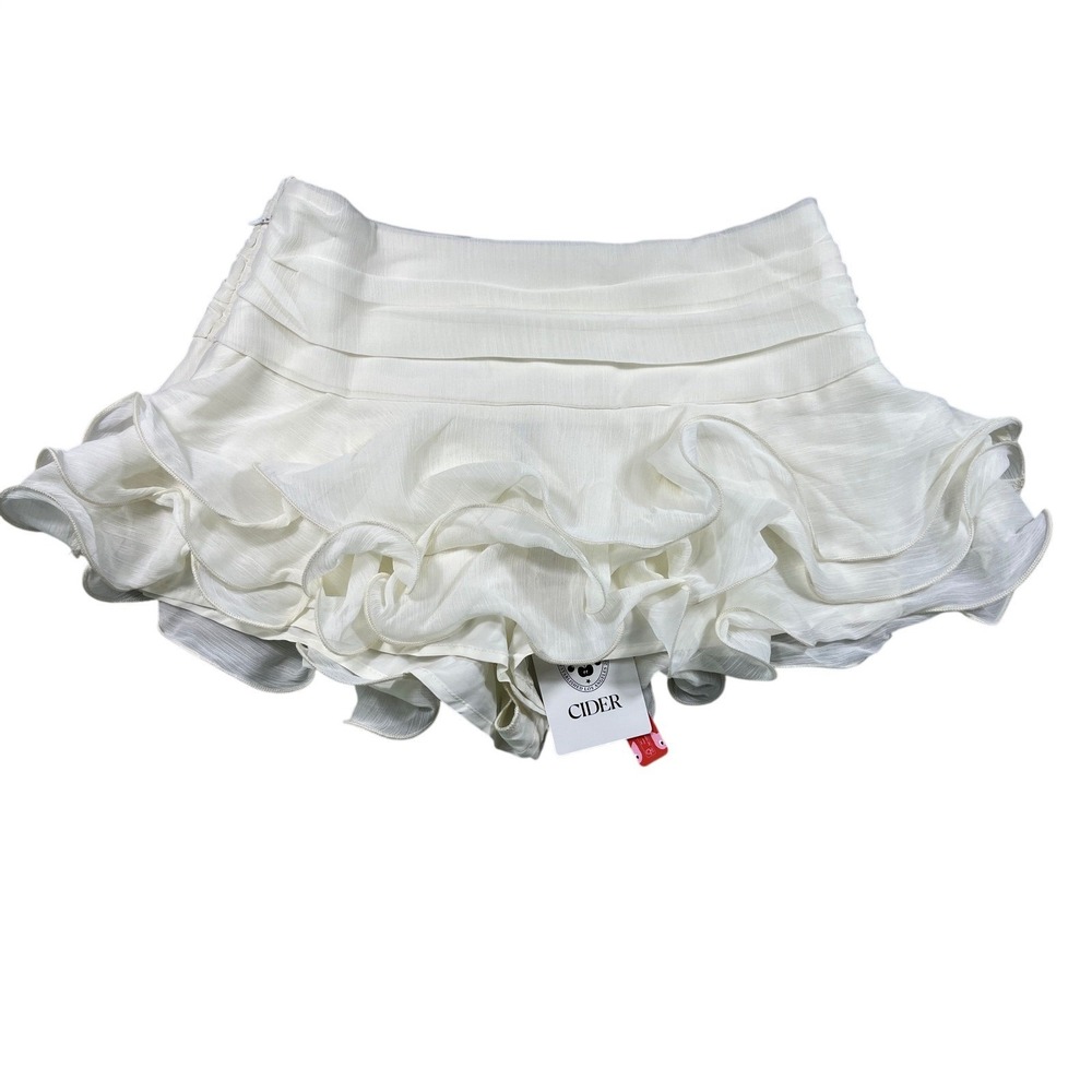 Cider NWT Cream Ruffle Skort‎ Women's Medium High Waist Mini Skirt Shorts